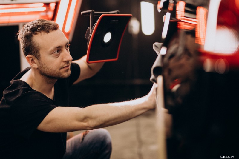 Rimozione ammaccature senza vernice:la soluzione esperta per riparazioni auto rapide ed economiche 