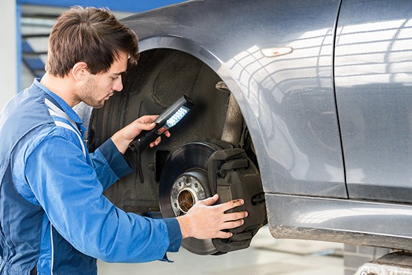 Servizi di riparazione auto esperti ad Atlanta:soluzioni affidabili per freni e manutenzione 