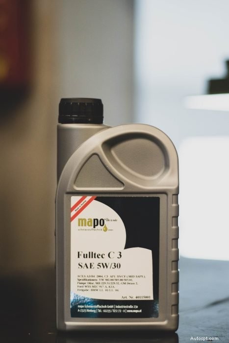 Miscelazione di olio motore 5W-30 e 10W-30:consigli degli esperti e suggerimenti per la sicurezza 