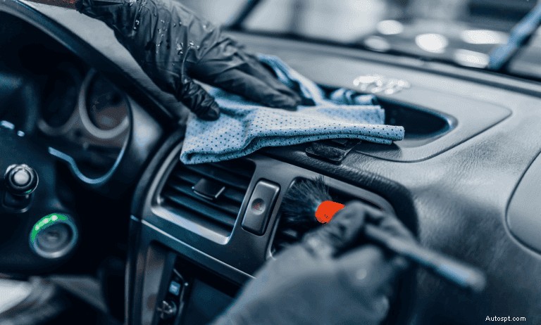 Autolavaggio senz acqua:risultati puliti senza una goccia 