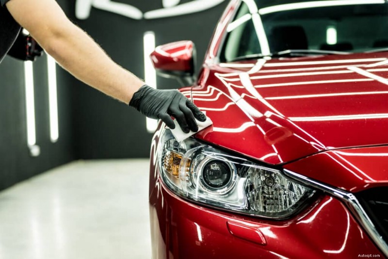Perché è importante dare la cera alla tua auto:5 vantaggi comprovati 