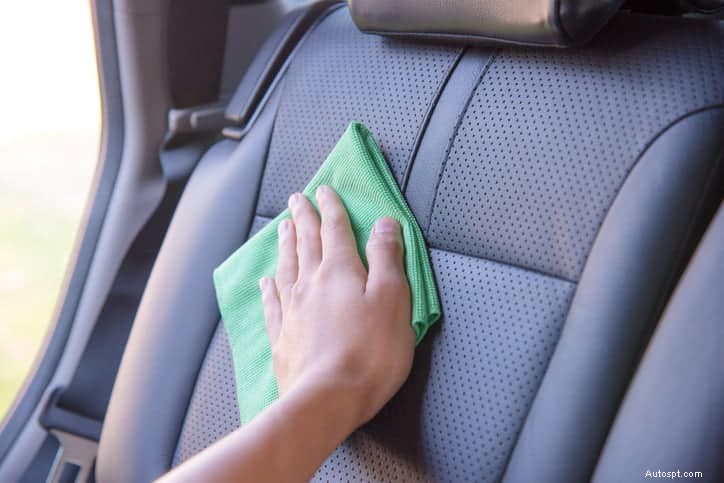 Pulisci e cura i seggiolini auto in pelle come un professionista:la guida definitiva 
