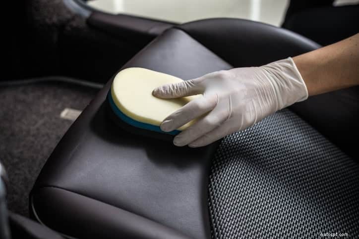 Pulisci e cura i seggiolini auto in pelle come un professionista:la guida definitiva 
