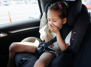 Guida rapida ed efficace per rimuovere il vomito dagli interni dell auto 