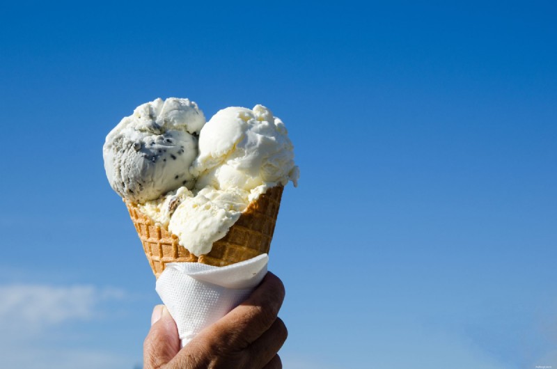 Consegna di gelato premium per gli appassionati di auto 