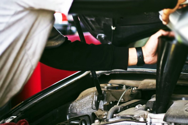 Aumenta la longevità della tua auto:la guida essenziale alla manutenzione regolare 