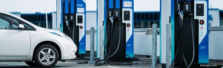 Cos è la tariffazione a destinazione? Alimenta il tuo veicolo elettrico mentre esplori 