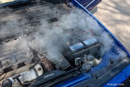 4 segnali chiave che la tua auto ha bisogno di nuovi ammortizzatori:non ignorarli 