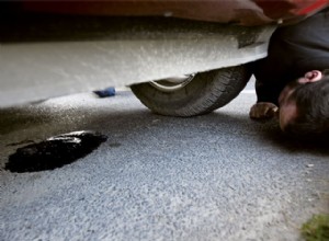 Come individuare e diagnosticare le perdite d olio sotto l auto 