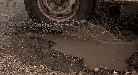 Evita queste abitudini di guida comuni che danneggiano la tua auto 
