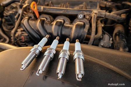 Che cosa causa l accensione della spia del motore di controllo:una guida rapida 
