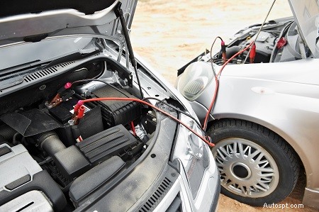 Che cosa causa l accensione della spia del motore di controllo:una guida rapida 