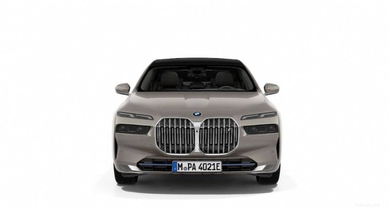 BMW i7 berlina:la tua guida definitiva all acquisto di un auto di lusso completamente elettrica nel Regno Unito 