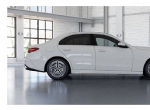 Mercedes-Benz Classe C berlina ibrida plug-in:la tua guida definitiva all acquisto di auto elettriche nel Regno Unito 