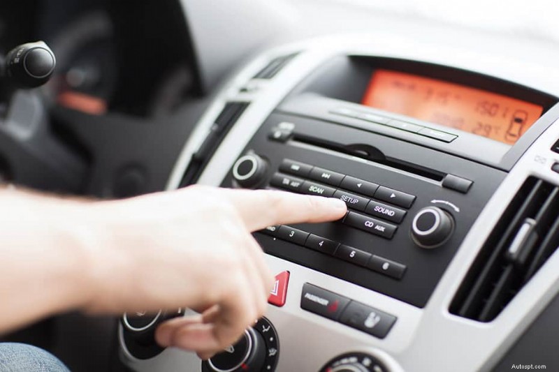 Perché l autoradio si accende ma non produce alcun suono:cause comuni e soluzioni rapide 