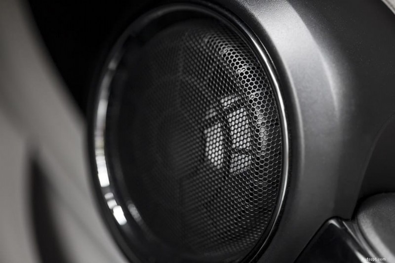 Perché l autoradio si accende ma non produce alcun suono:cause comuni e soluzioni rapide 