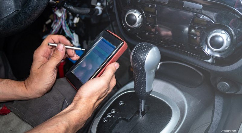 Bandiere rosse quando il pressostato CA della tua auto si guasta:problemi di alta o bassa pressione 