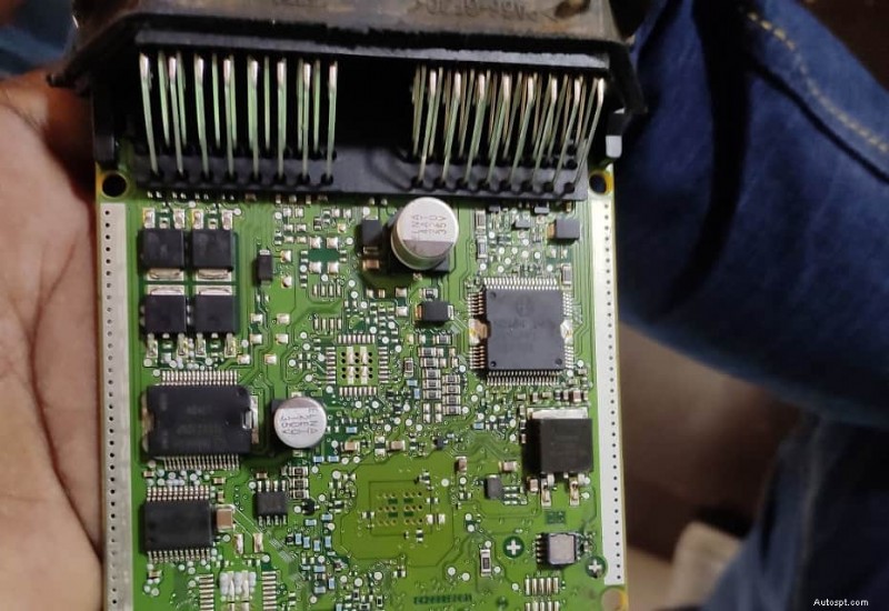 Comprendere i guasti dell ECU:cause principali e soluzioni 
