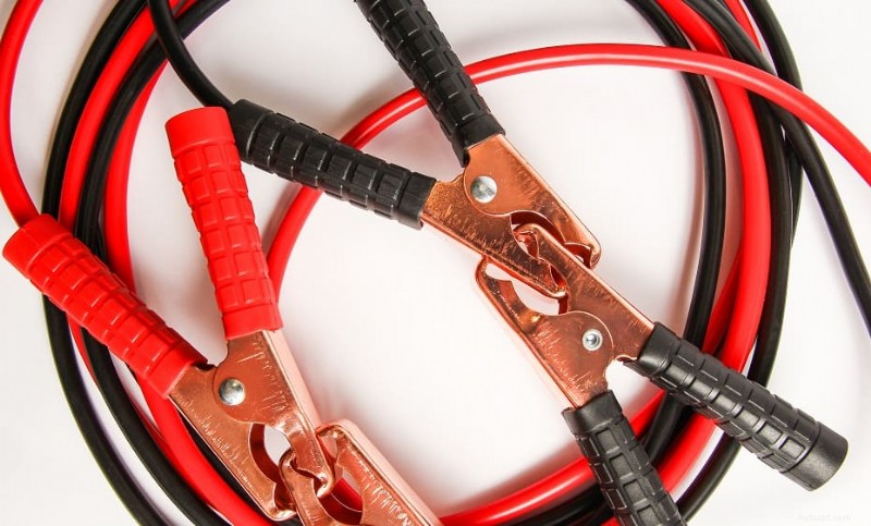 Perché i cavi jumper fumano? Suggerimenti sicuri per prevenire danni 