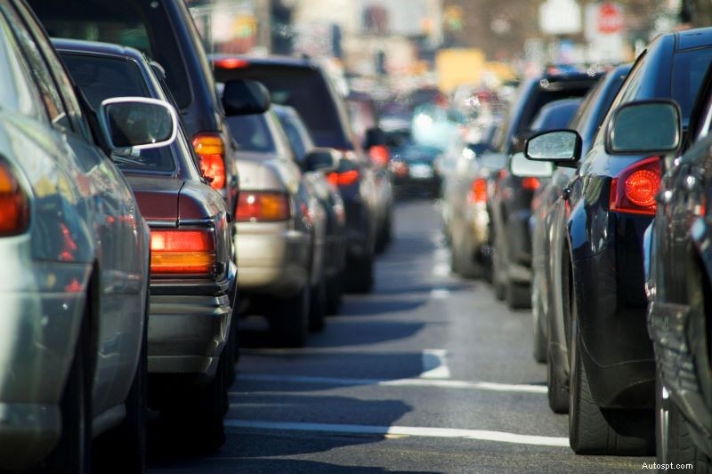Tendenze automobilistiche del 2026:sicurezza, intelligenza artificiale e veicoli elettrici convenienti che dovresti conoscere 