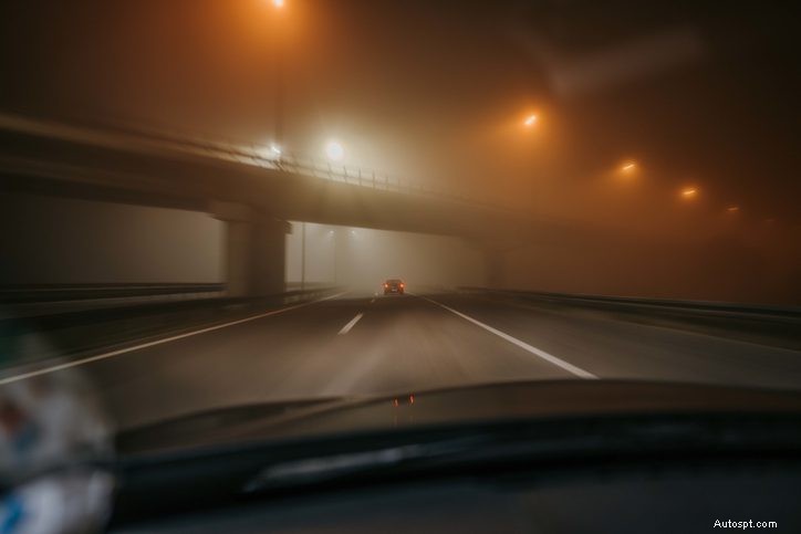Guidare in sicurezza dopo il tramonto:8 consigli degli esperti per la sicurezza stradale notturna 