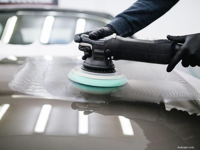 Elementi essenziali per la ceratura dell auto:proteggi e lucida il tuo veicolo 
