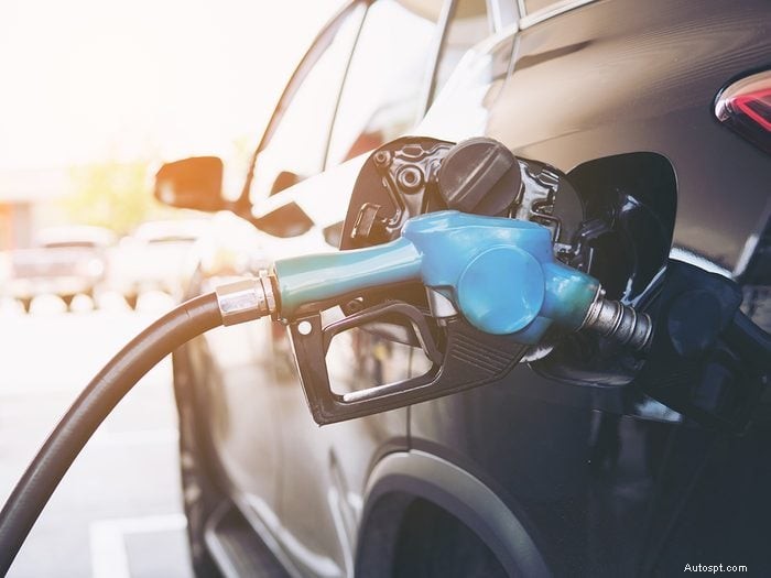 Cosa succede quando aggiungi accidentalmente diesel a un auto a benzina? 