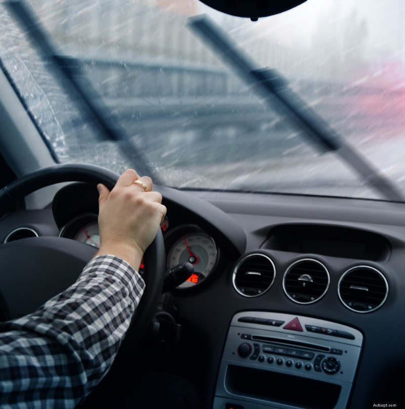 Perché il sistema AC della tua auto influisce sul riscaldamento:cosa devi sapere 