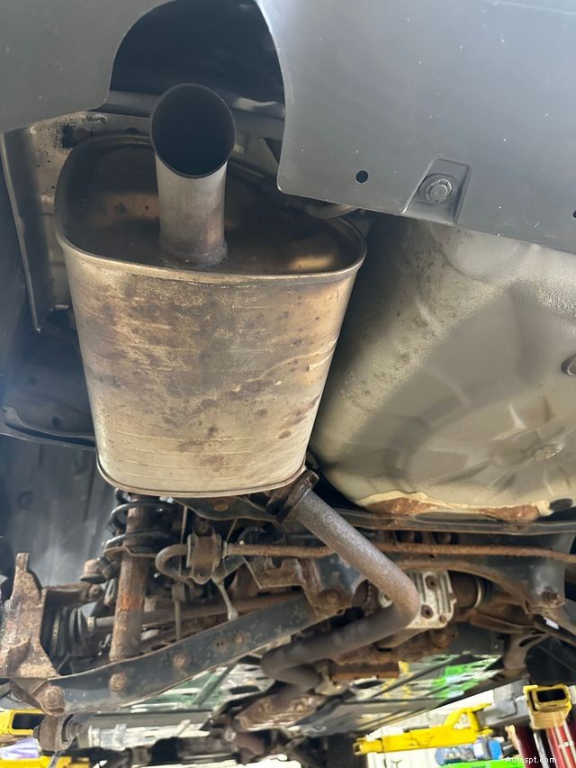 Comprendere i rumori del ticchettio dell auto:cause, sintomi e soluzioni 