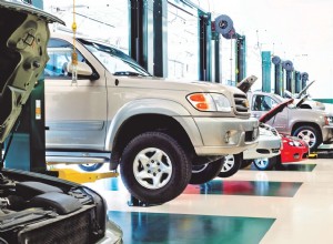 Spiegazione del battito del motore:cause, sintomi e come risolverlo 