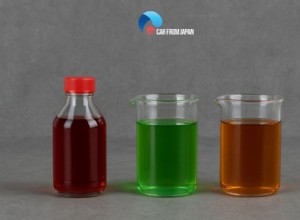 Spiegazione dei colori del fluido del servosterzo:cosa cercare e quando sostituirlo 