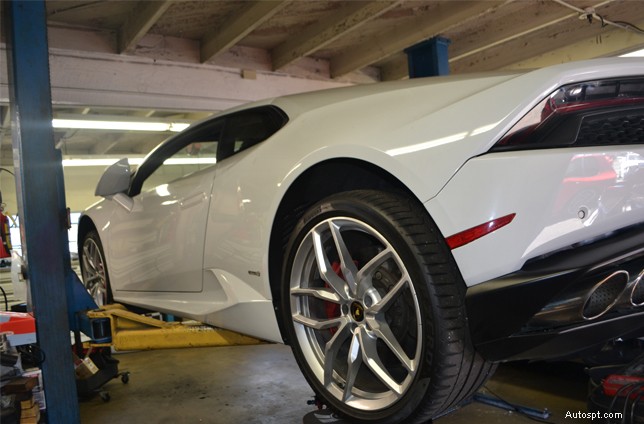 Scopri i servizi di autobus europei di Otto:assistenza premium per Rolls‑Royce, Bentley, Lamborghini e altro 