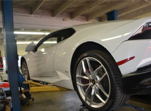 Scopri i servizi di autobus europei di Otto:assistenza premium per Rolls‑Royce, Bentley, Lamborghini e altro 