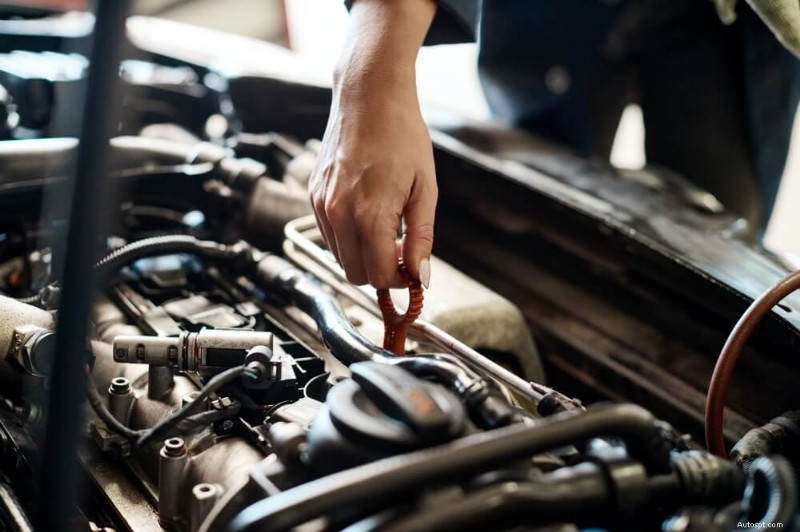 Proteggiti dalle truffe sulle riparazioni auto:consigli degli esperti per individuare ed evitare il sovraccarico 