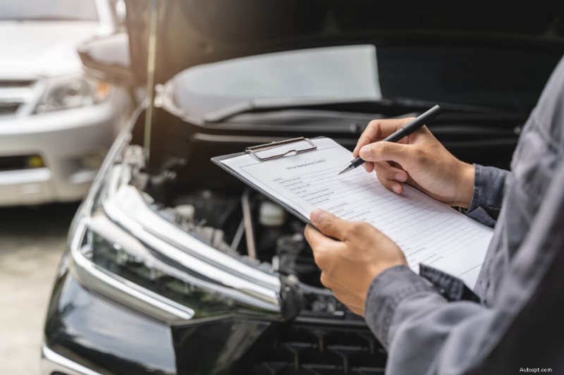 Proteggiti dalle truffe sulle riparazioni auto:consigli degli esperti per individuare ed evitare il sovraccarico 