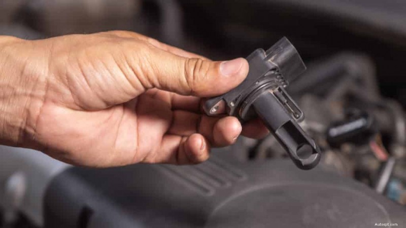 Spia del motore di controllo Jeep:cosa significa, cause comuni e soluzioni rapide 