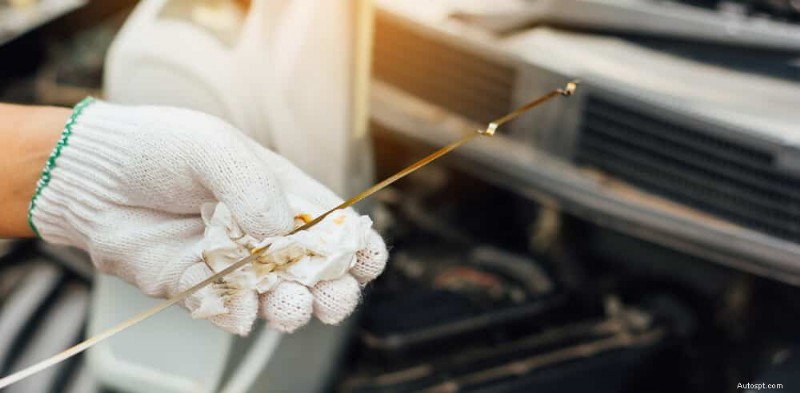Perché la tua auto sussulta mentre rallenta? Cause, diagnosi e soluzioni 