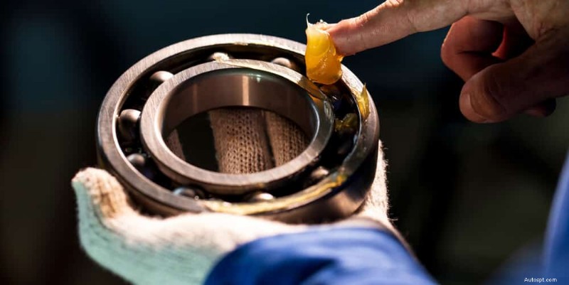 Perché la tua auto sussulta mentre rallenta? Cause, diagnosi e soluzioni 