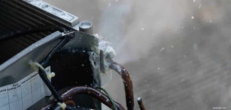 5 segnali chiave che la ventola del condensatore AC della tua auto non funziona e costi di sostituzione 