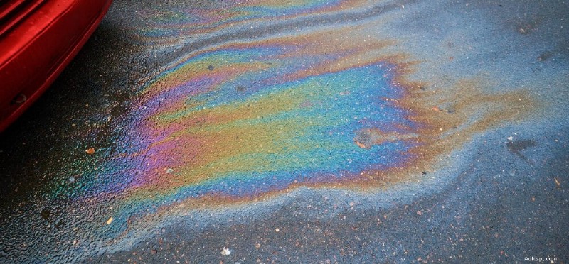 Perché la tua auto puzza di gas? Cause e soluzioni rapide 