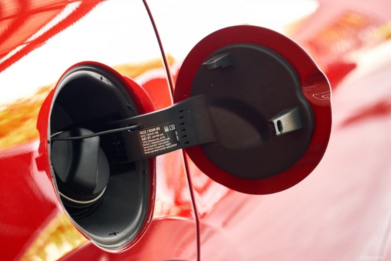 Avvertenza sul tappo del serbatoio Honda Accord:cause, sintomi e soluzioni rapide 