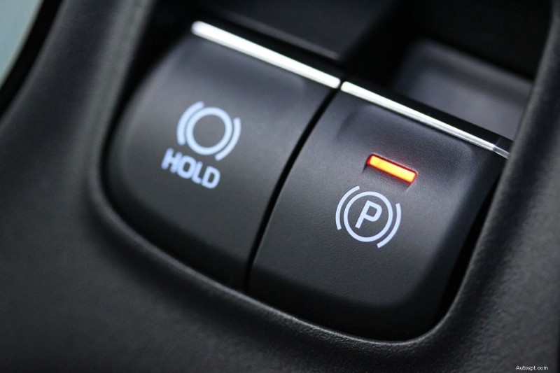 Risoluzione dei problemi relativi al freno di stazionamento elettrico:cause comuni e soluzioni rapide per i veicoli moderni 