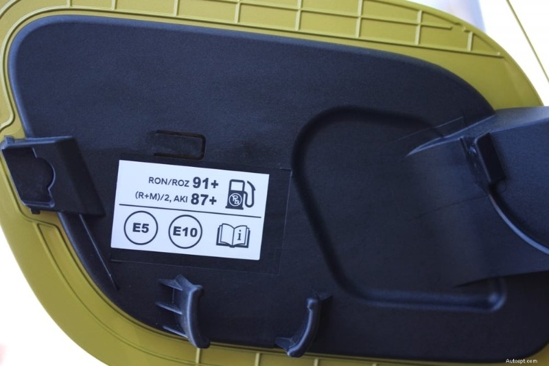 Quali sono le cause dei rumori di colpi nel motore della tua auto e come risolverli 
