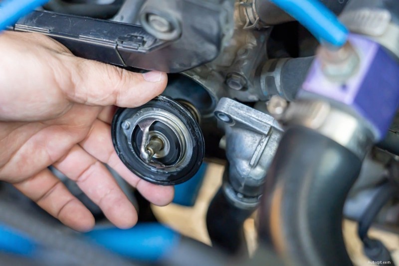 Che cosa causa il surriscaldamento di un auto al minimo:cause, sintomi e soluzioni 