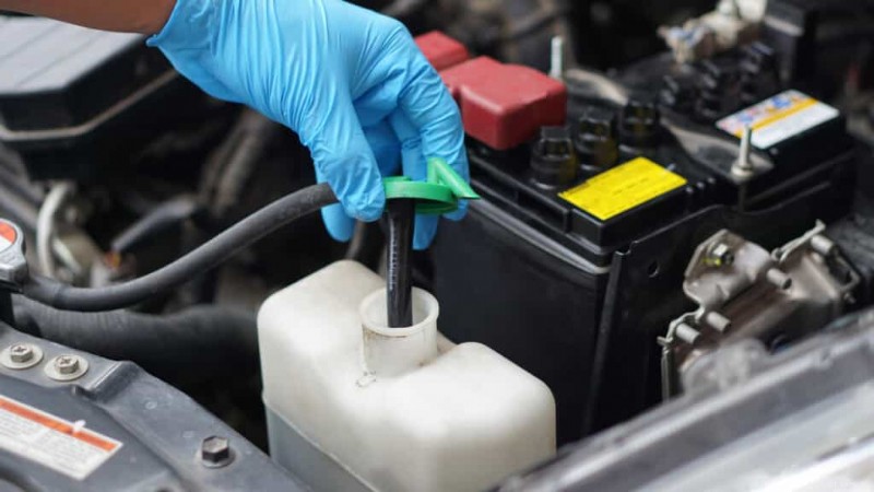 Che cosa causa il surriscaldamento di un auto al minimo:cause, sintomi e soluzioni 