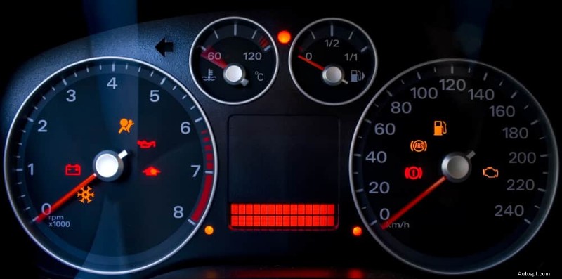 Cavi della batteria allentati:6 segnali di avvertimento e soluzioni rapide 