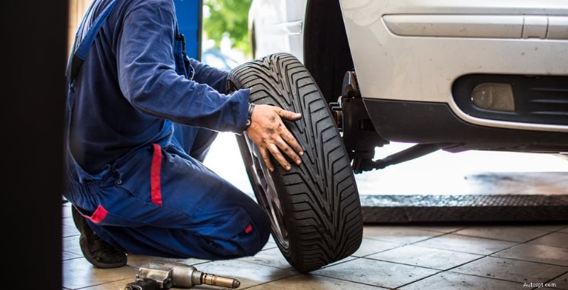 Guida ai costi del servizio auto:cosa aspettarsi e come risparmiare 