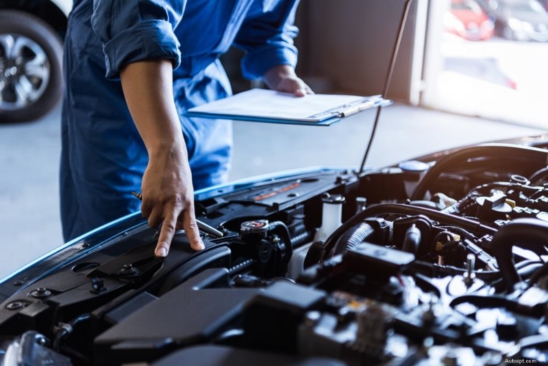 Cosa copre un servizio auto completo:elenco di controllo completo e guida ai costi 