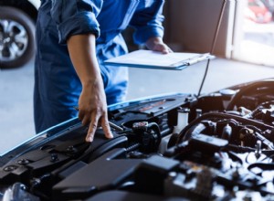 Cosa copre un servizio auto completo:elenco di controllo completo e guida ai costi 