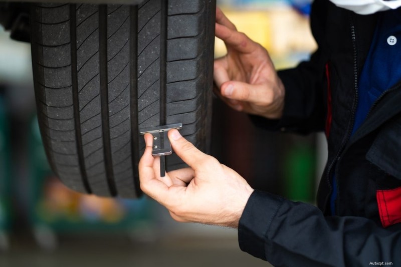 Cosa copre un servizio auto completo:elenco di controllo completo e guida ai costi 